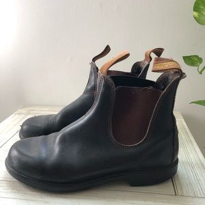 Blundstone brown pull on boots